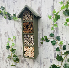 Four Tier Bee Hotel, in 'Old English'.
