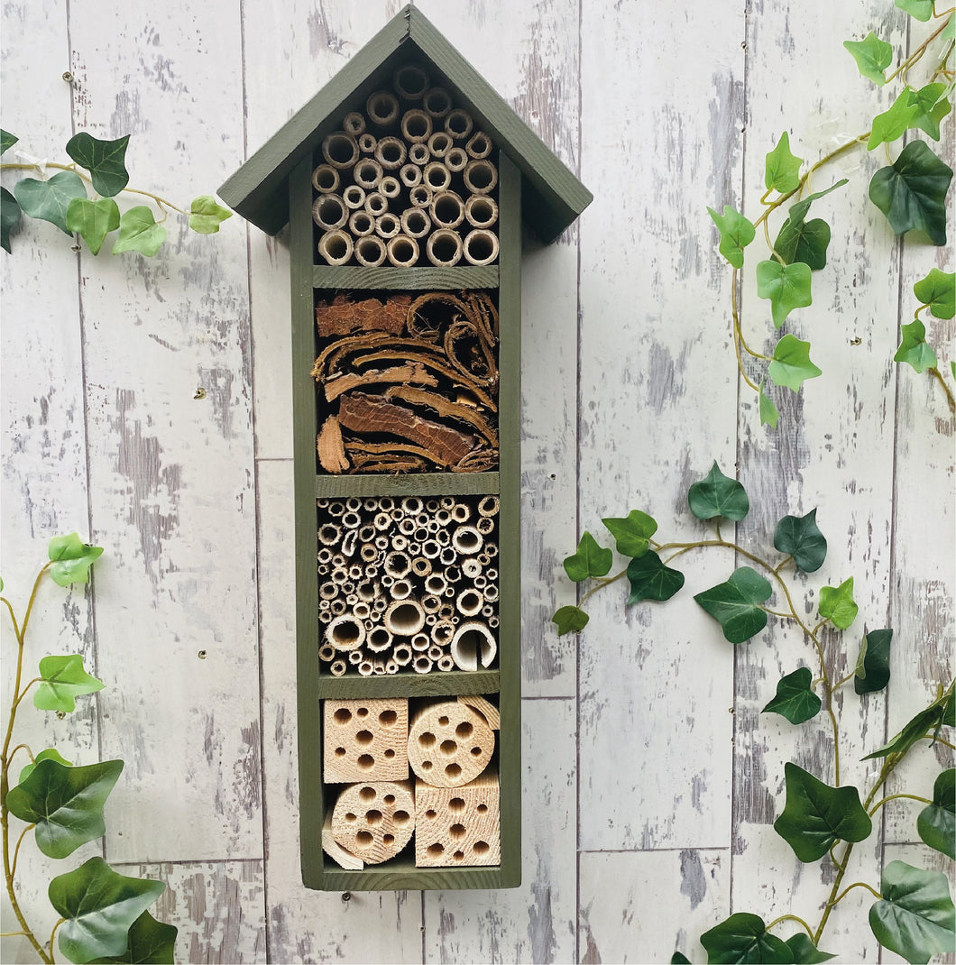 Four Tier Bee Hotel, in 'Old English'.